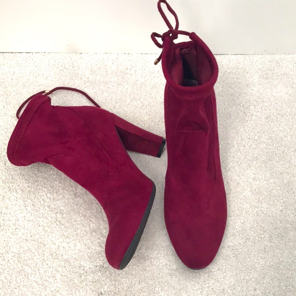 Unisa size 8 burgundy color booties. Worn once.